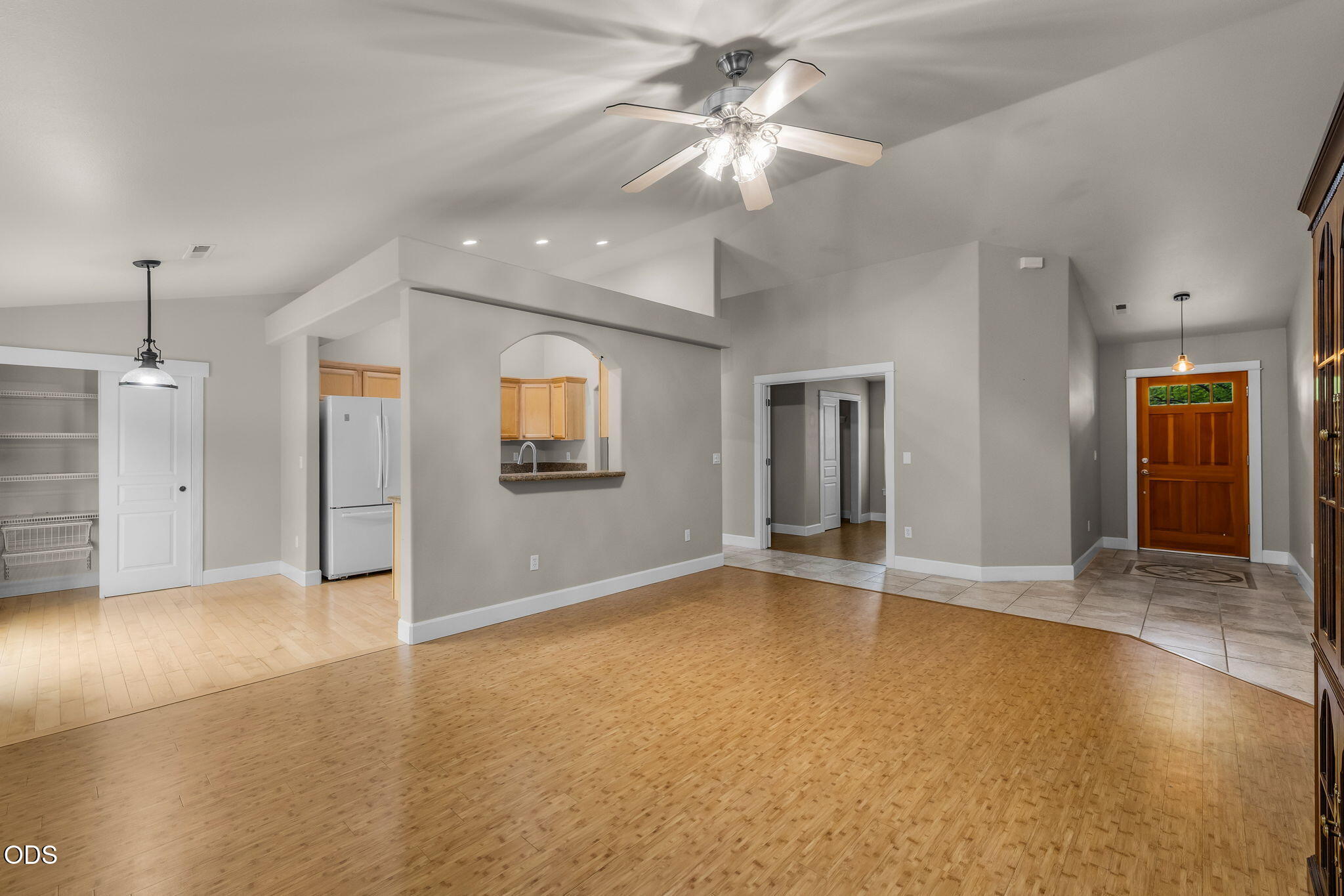 2041 Southwest Obsidian Avenue Redmond, OR 97756 - Photo 15 of 49