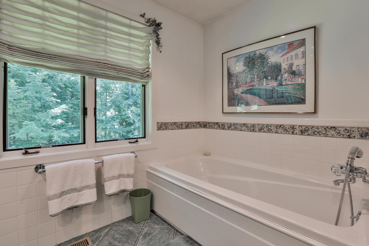 22 Nathan Lord Road Amherst, NH 03031 - Photo 25 of 40