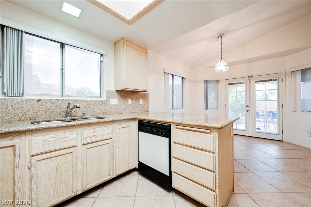 1317 Goldenglow Road Las Vegas, NV 89108 - Photo 11 of 39