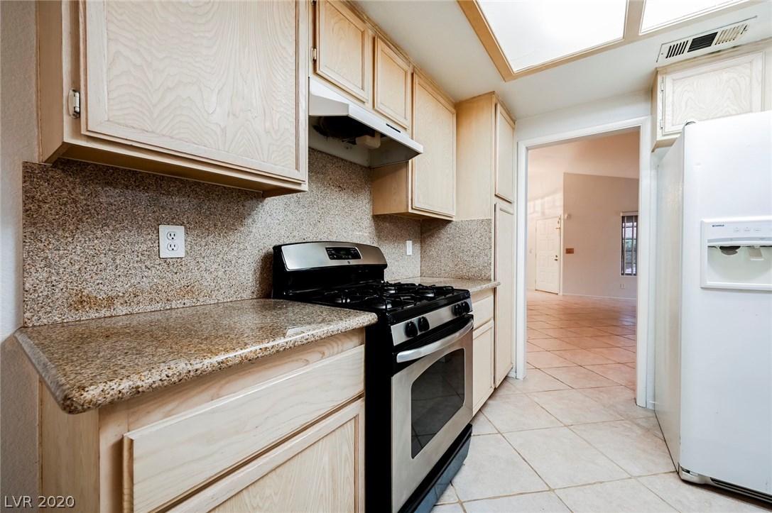 1317 Goldenglow Road Las Vegas, NV 89108 - Photo 16 of 39