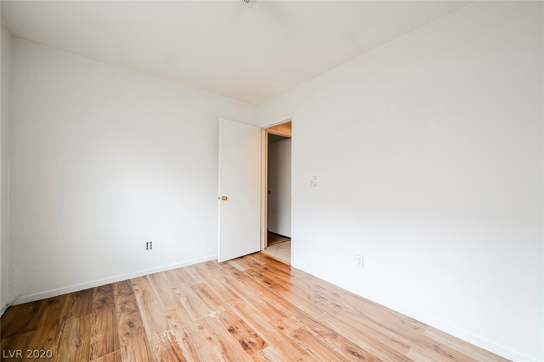 1317 Goldenglow Road Las Vegas, NV 89108 - Photo 20 of 39