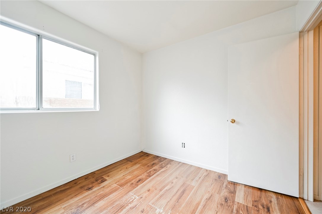 1317 Goldenglow Road Las Vegas, NV 89108 - Photo 22 of 39