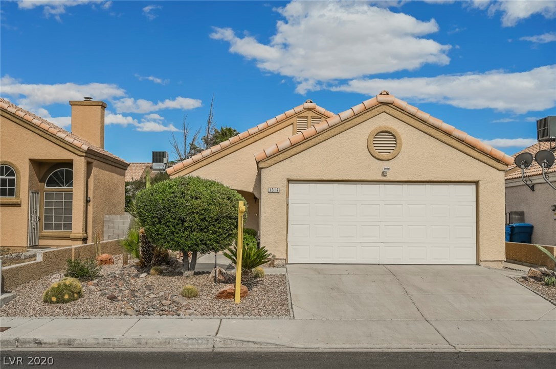 1317 Goldenglow Road Las Vegas, NV 89108 - Photo 3 of 39