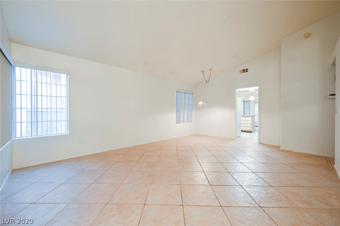 1317 Goldenglow Road Las Vegas, NV 89108 - Photo 4 of 39