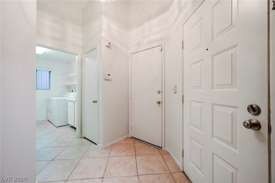 1317 Goldenglow Road Las Vegas, NV 89108 - Photo 8 of 39