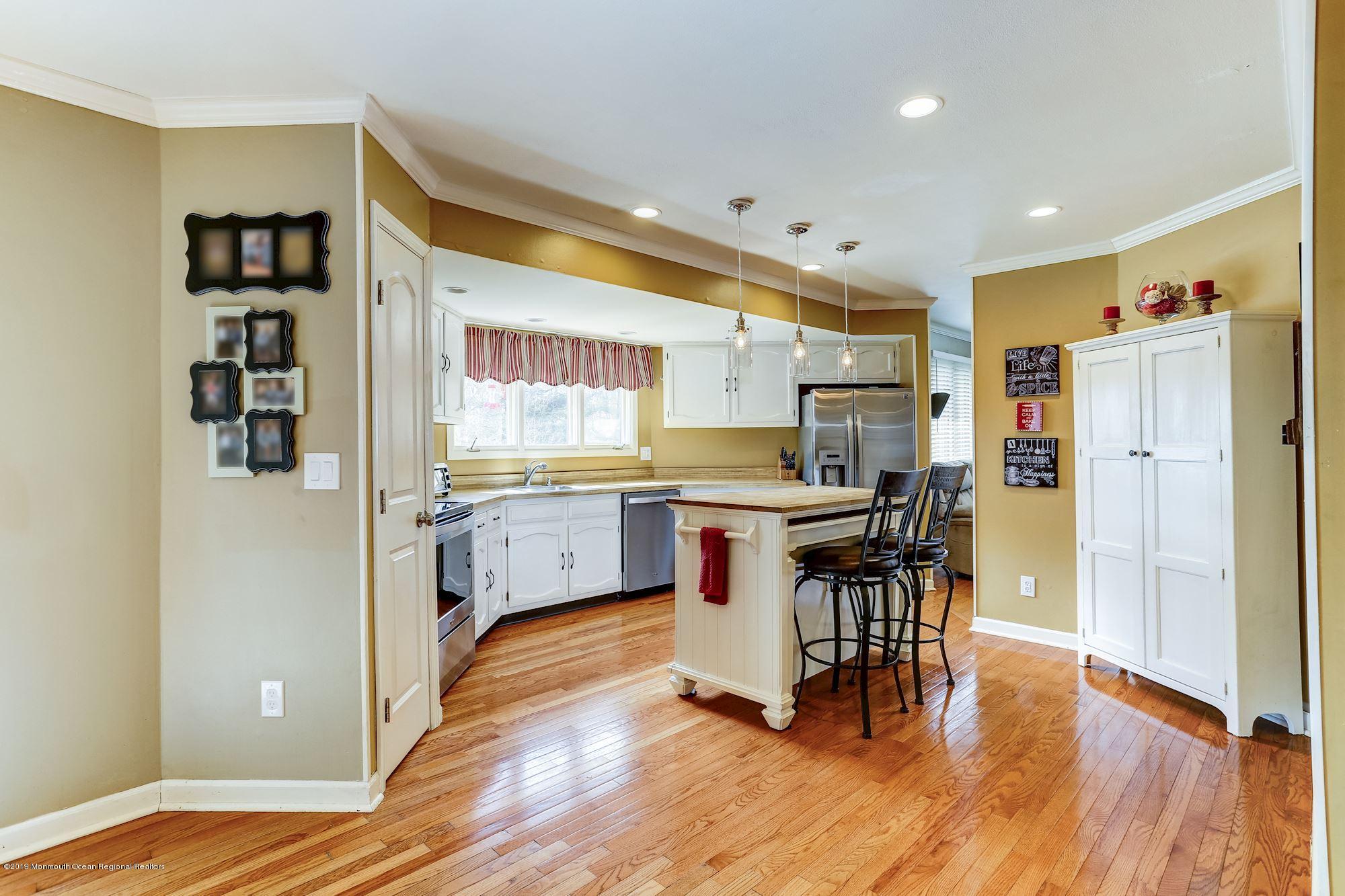 79 Bates Road Jackson, NJ 08527 - Photo 10 of 37 017_79_Bates_Rd_256540_414334