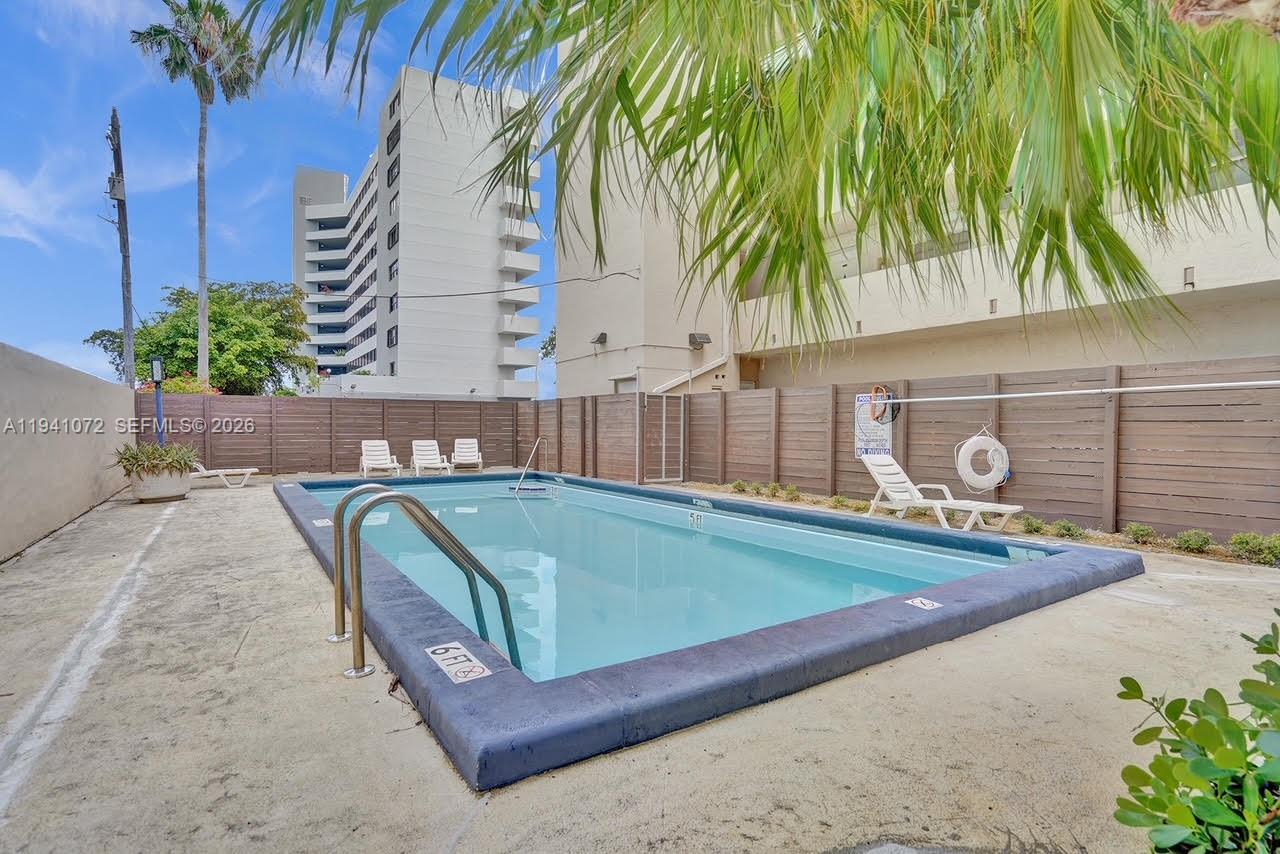 505 Northeast 30th Street, Unit 506 Miami, FL 33137 - Photo 22 of 29 a view of a backyard with plants