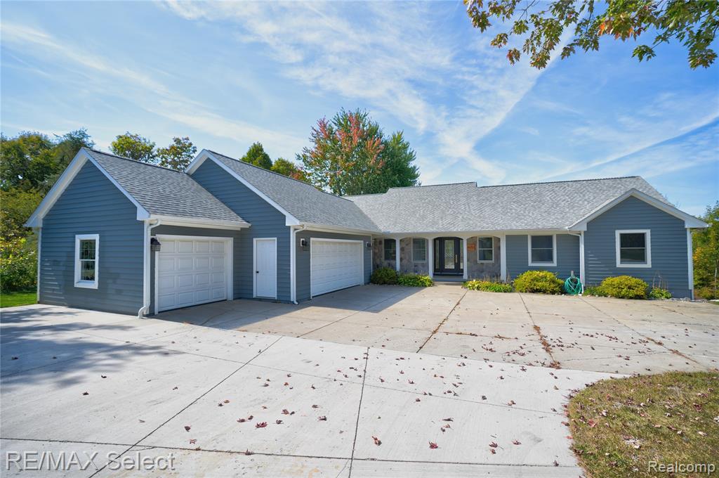 6056 Atlas Road Grand Blanc, MI 48439 - Photo 2 of 88