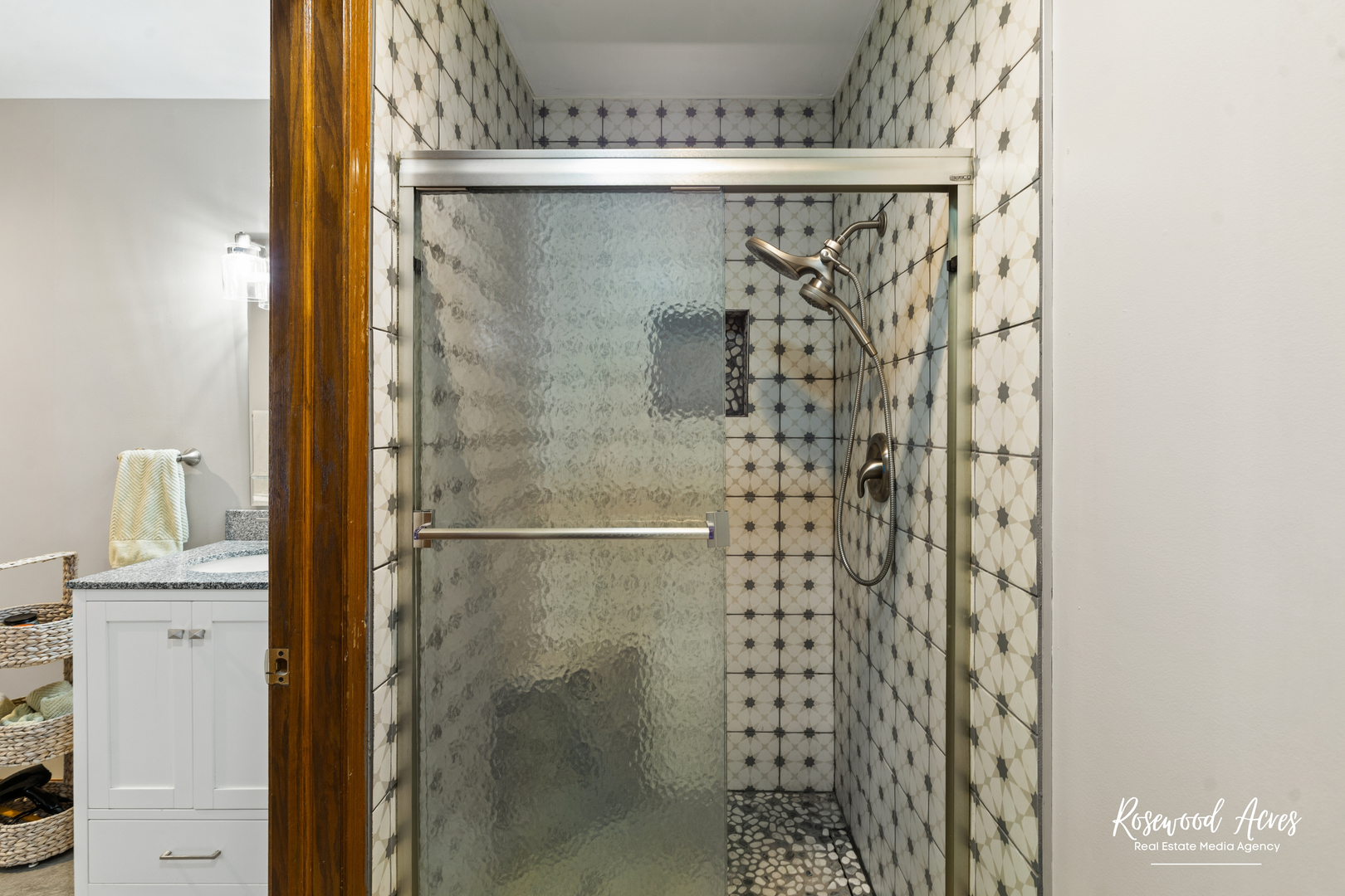 4196 North 2250W Road Bourbonnais, IL 60914 - Photo 36 of 61 a bathroom with a shower