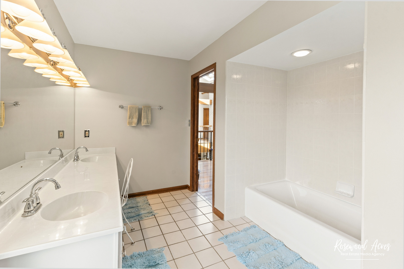 4196 North 2250W Road Bourbonnais, IL 60914 - Photo 41 of 61 a bathroom with a bathtub and a sink