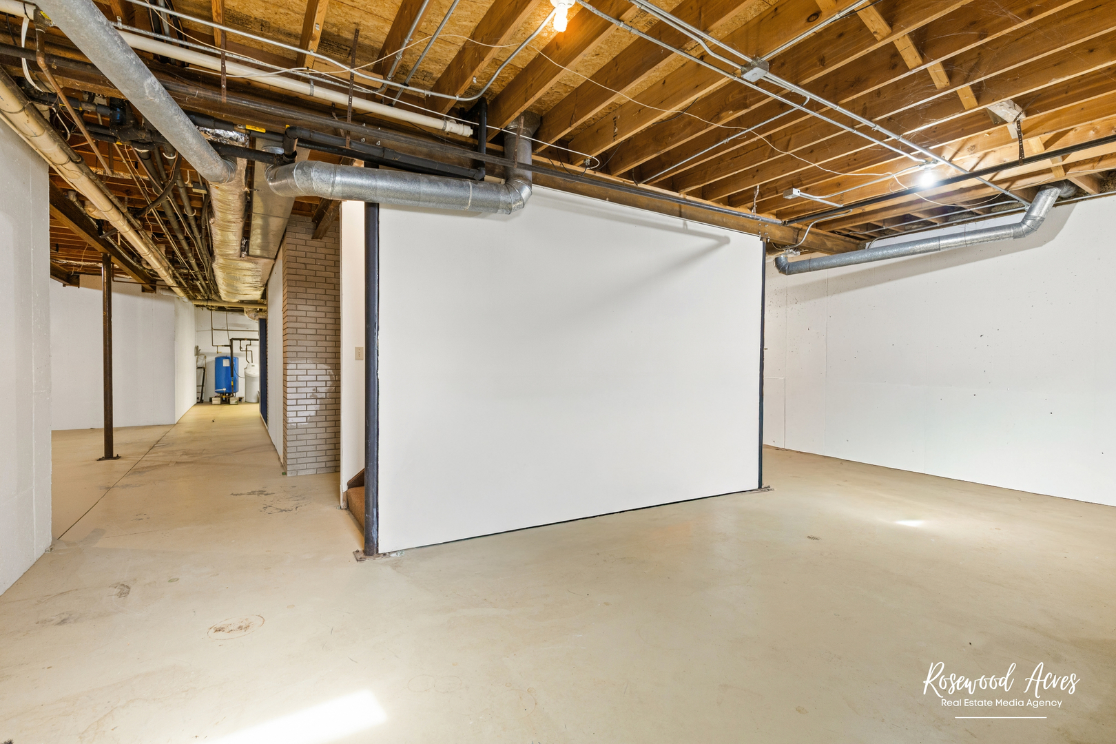 4196 North 2250W Road Bourbonnais, IL 60914 - Photo 48 of 61 a view of an empty room