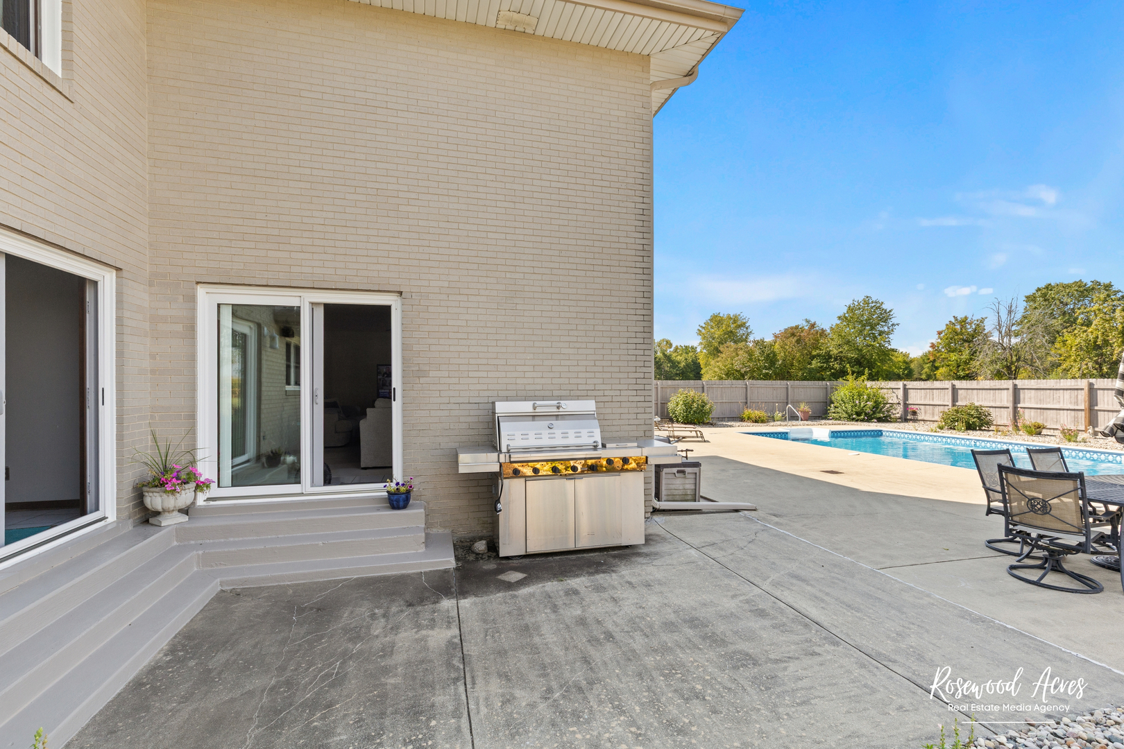 4196 North 2250W Road Bourbonnais, IL 60914 - Photo 51 of 61 a view of a terrace with chairs
