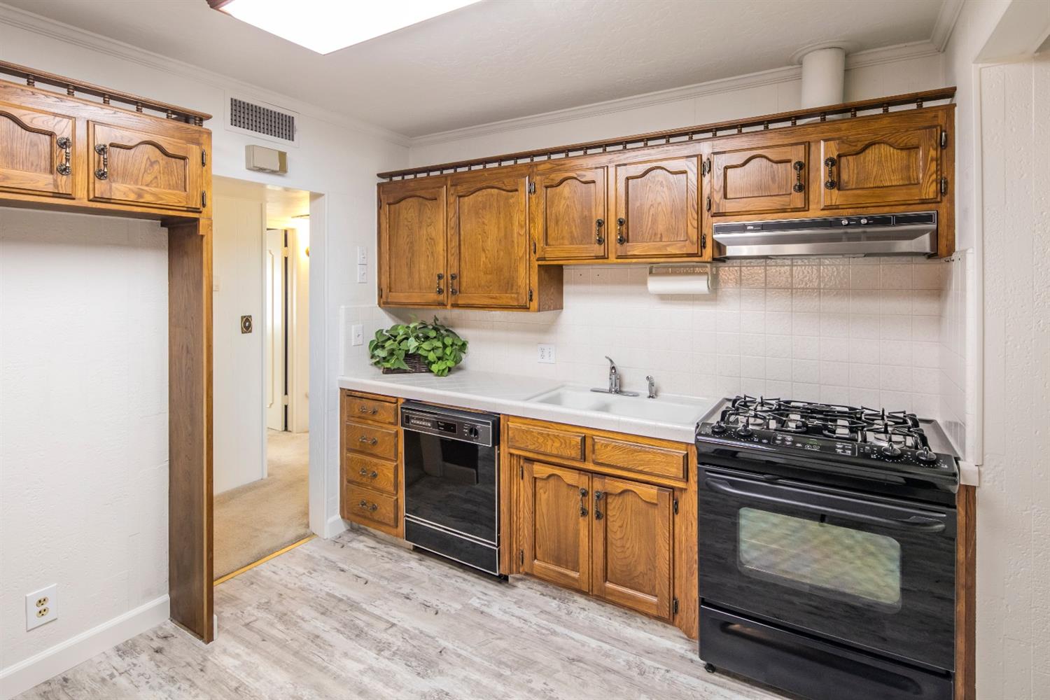 2916 East Richert Avenue Fresno, CA 93726 - Photo 12 of 39