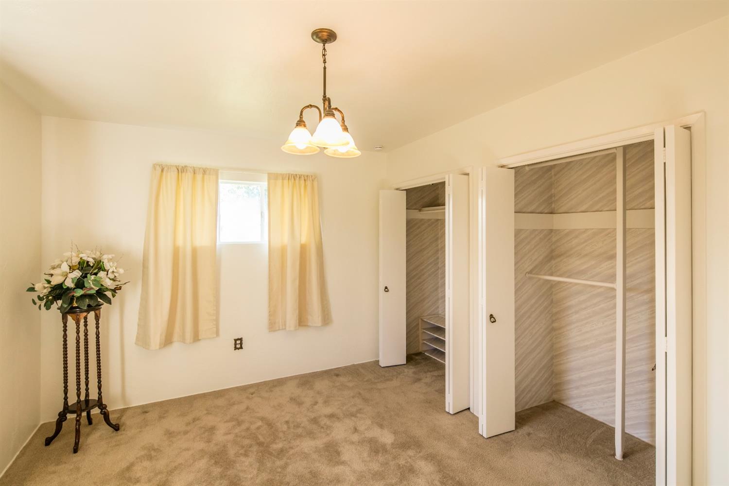 2916 East Richert Avenue Fresno, CA 93726 - Photo 21 of 39