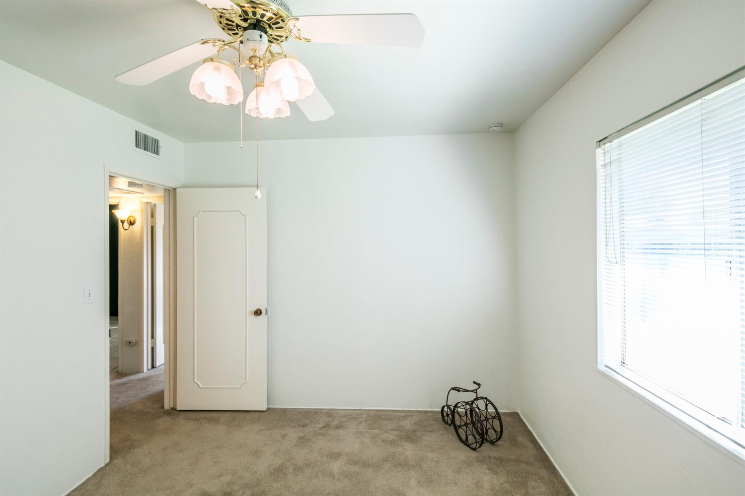 2916 East Richert Avenue Fresno, CA 93726 - Photo 25 of 39