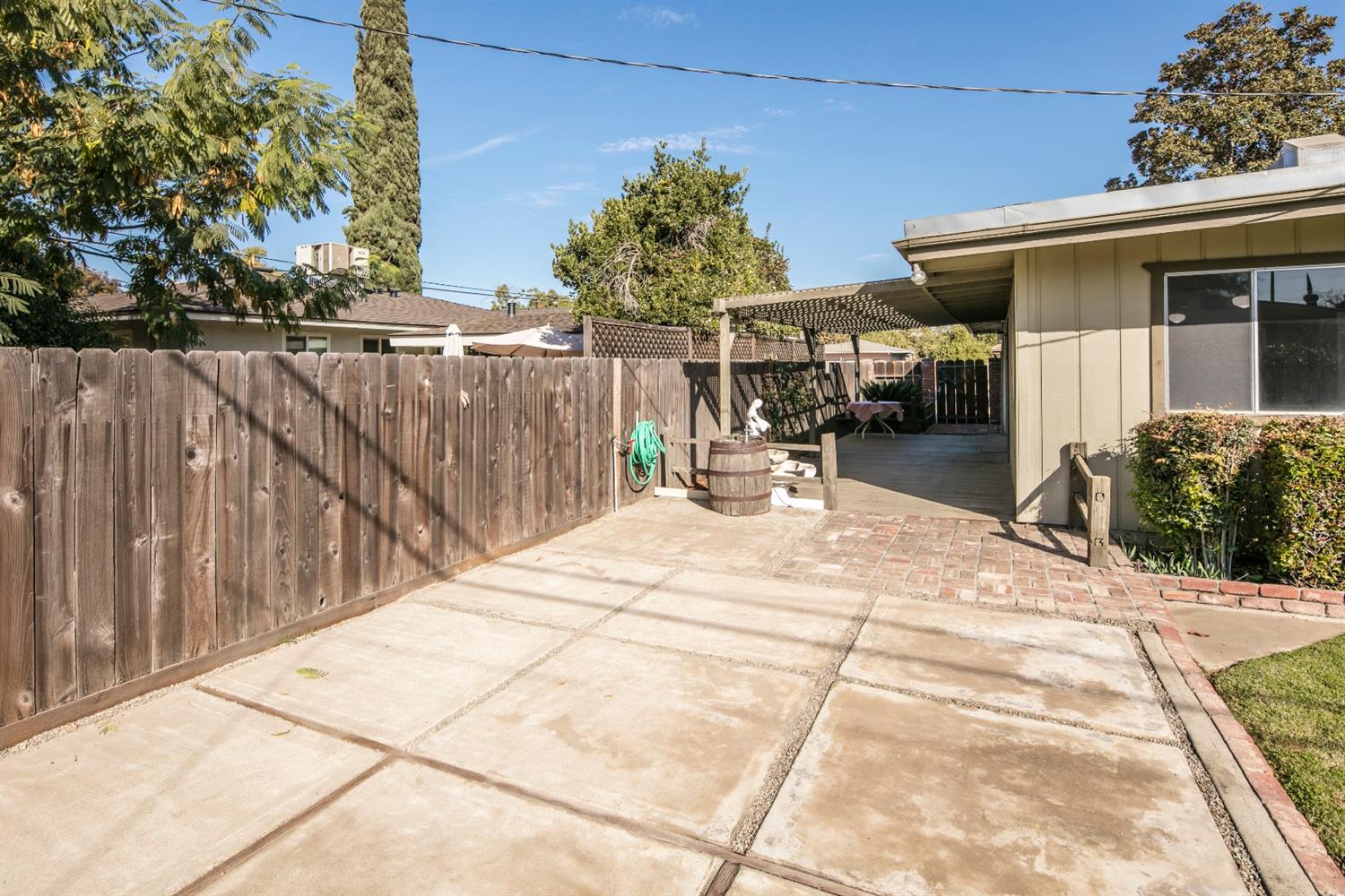 2916 East Richert Avenue Fresno, CA 93726 - Photo 33 of 39