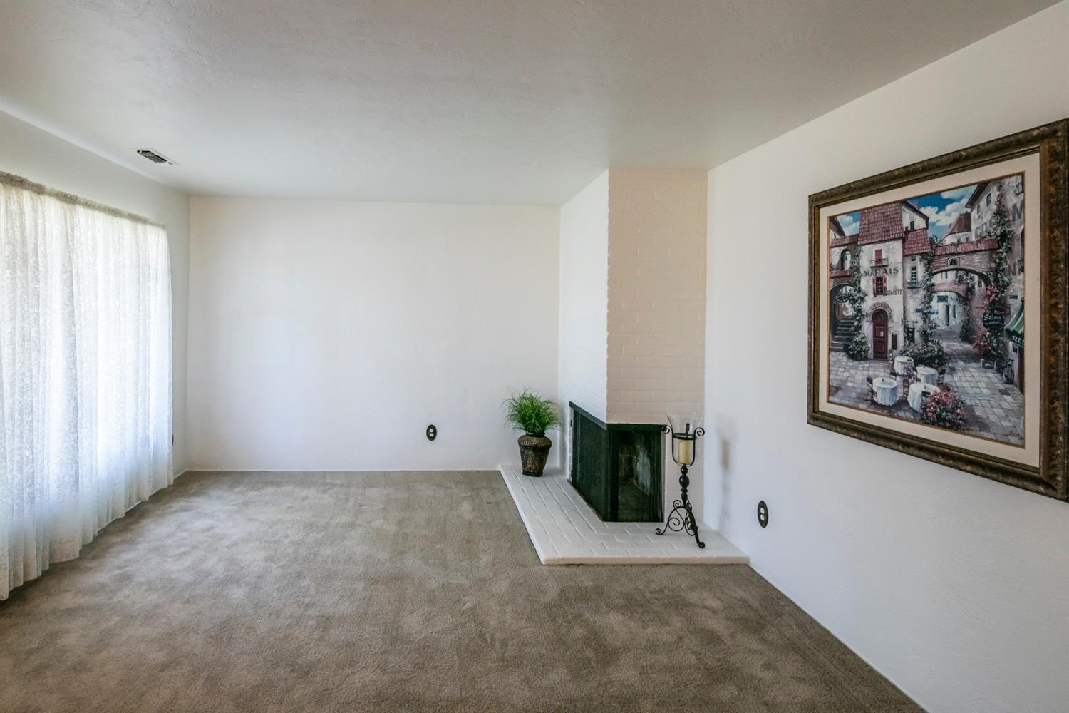 2916 East Richert Avenue Fresno, CA 93726 - Photo 6 of 39