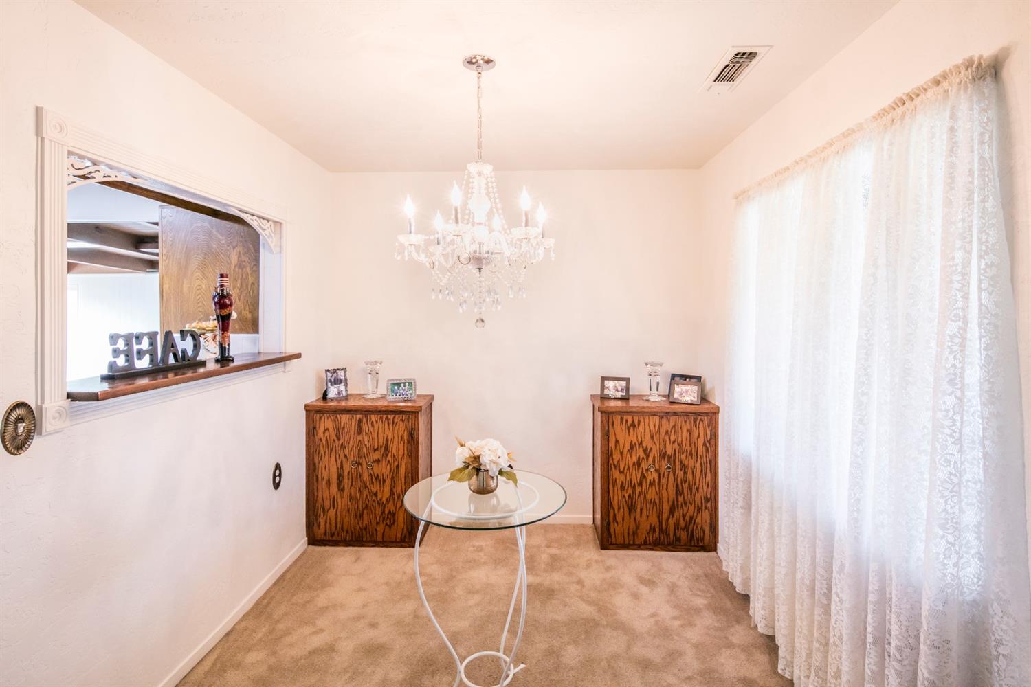 2916 East Richert Avenue Fresno, CA 93726 - Photo 8 of 39