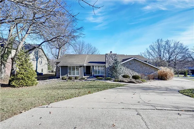 $899,000 | 11021 Buena Vista Street, Leawood, KS 66211