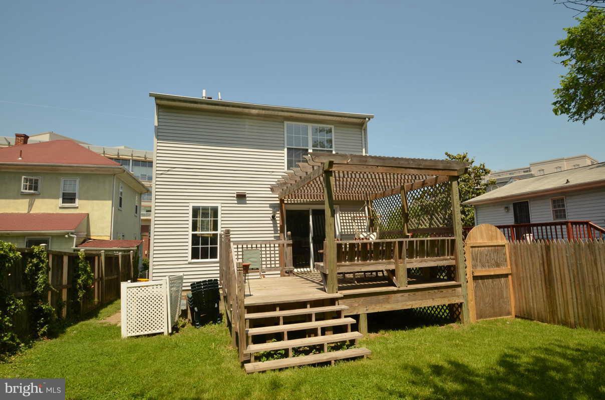 61 Spa Road Annapolis, MD 21401 - Photo 10 of 11 Exterior (Rear)