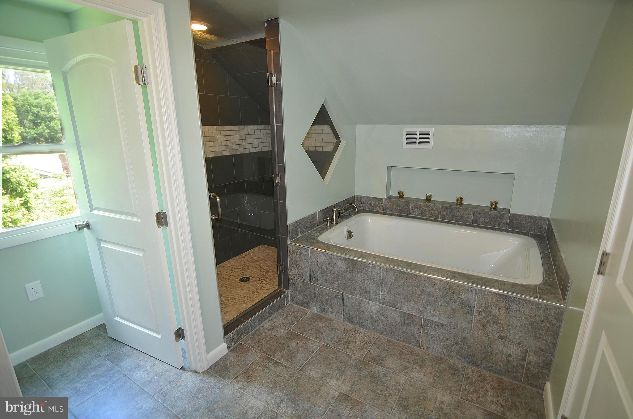 4106 Buckingham Road Pikesville, MD 21207 - Photo 21 of 30 Bath (Master)