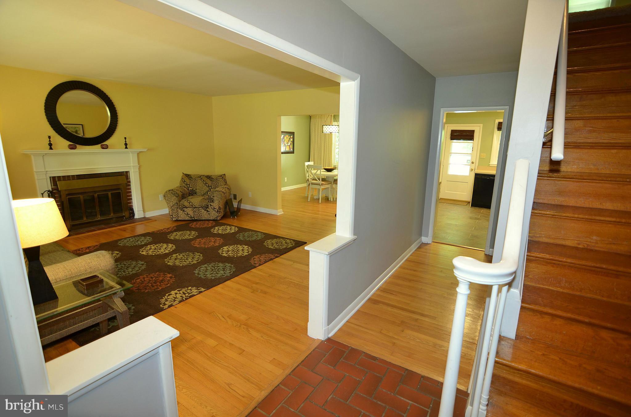 4106 Buckingham Road Pikesville, MD 21207 - Photo 6 of 30 Foyer