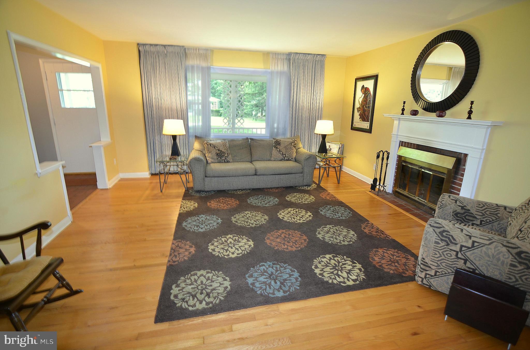 4106 Buckingham Road Pikesville, MD 21207 - Photo 9 of 30 Living Room