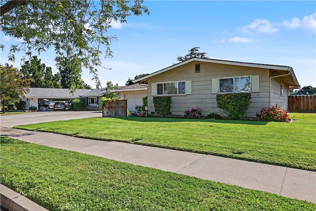 3058 El Capitan Avenue Merced, CA 95340 - Photo 4 of 56