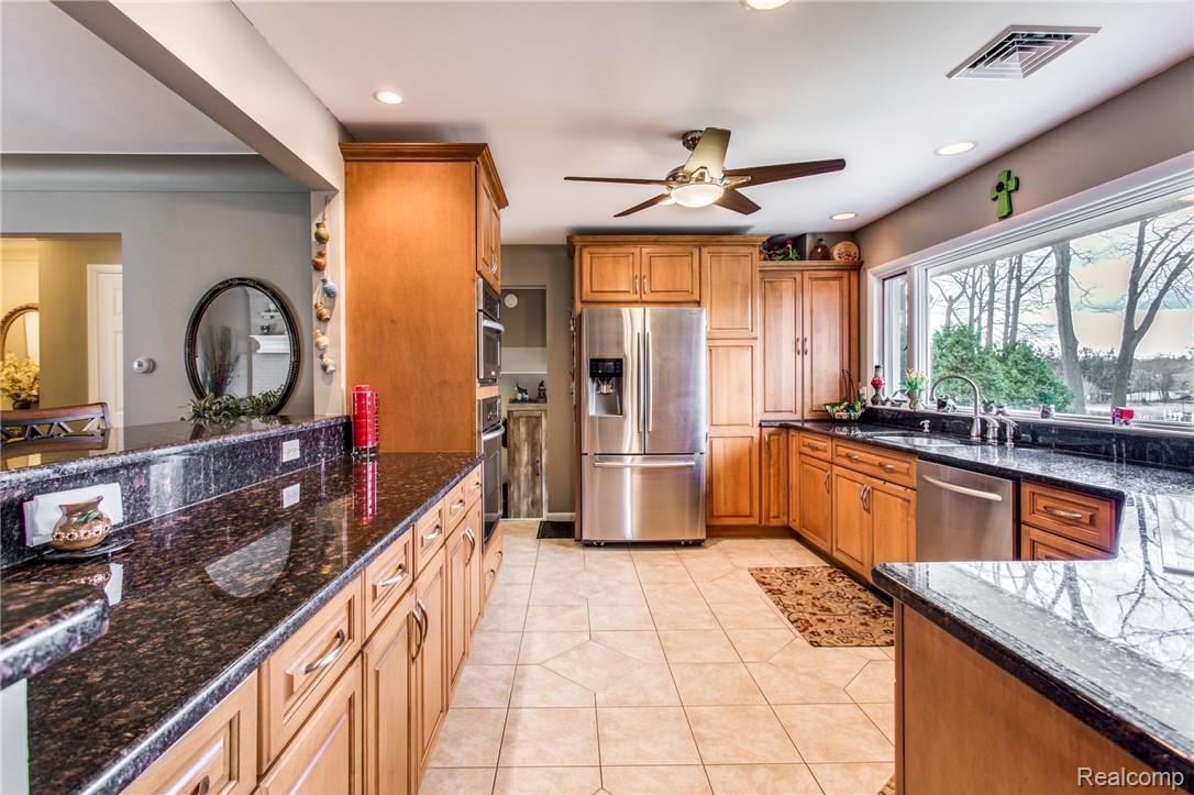 3261 Riverside Drive Port Huron, MI 48060 - Photo 13 of 39 3261 Riverside Drive