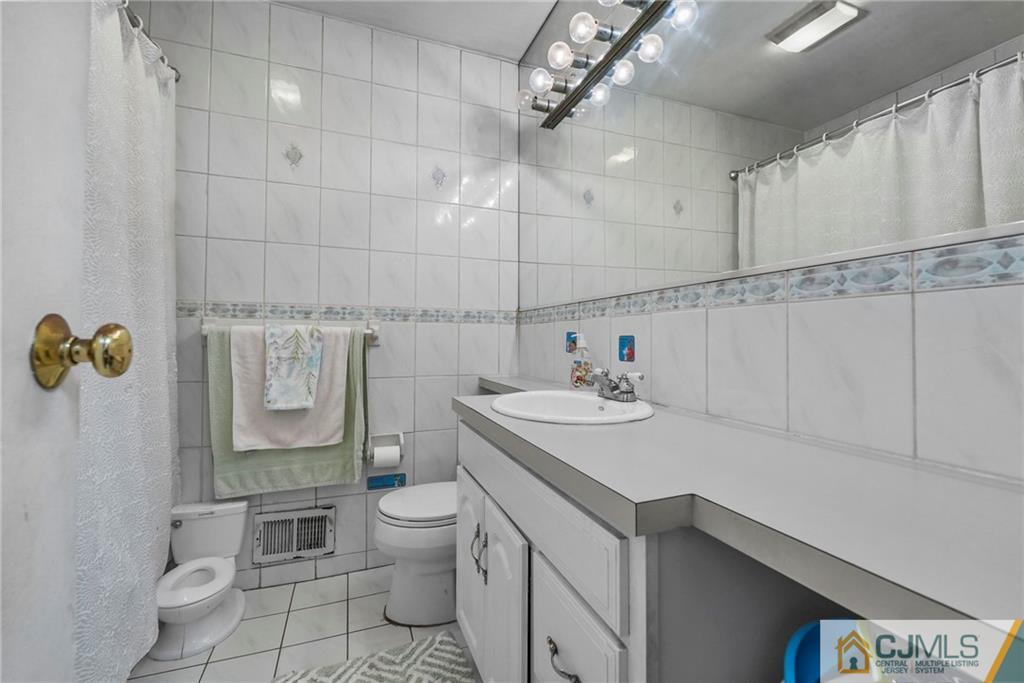 33 Partch Place Edison, NJ 08817 - Photo 36 of 44