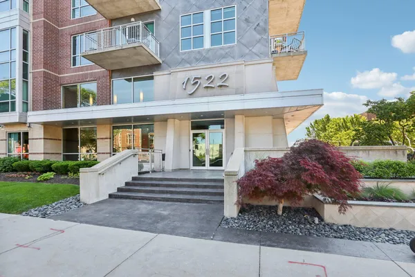 $549,000 | 1522 North Prospect Avenue, Unit 303, Milwaukee, WI 53202