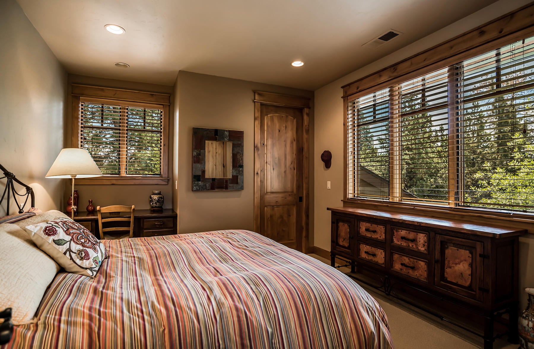 21880 Rickard Road Bend, OR 97702 - Photo 31 of 42 Bedroom Suite