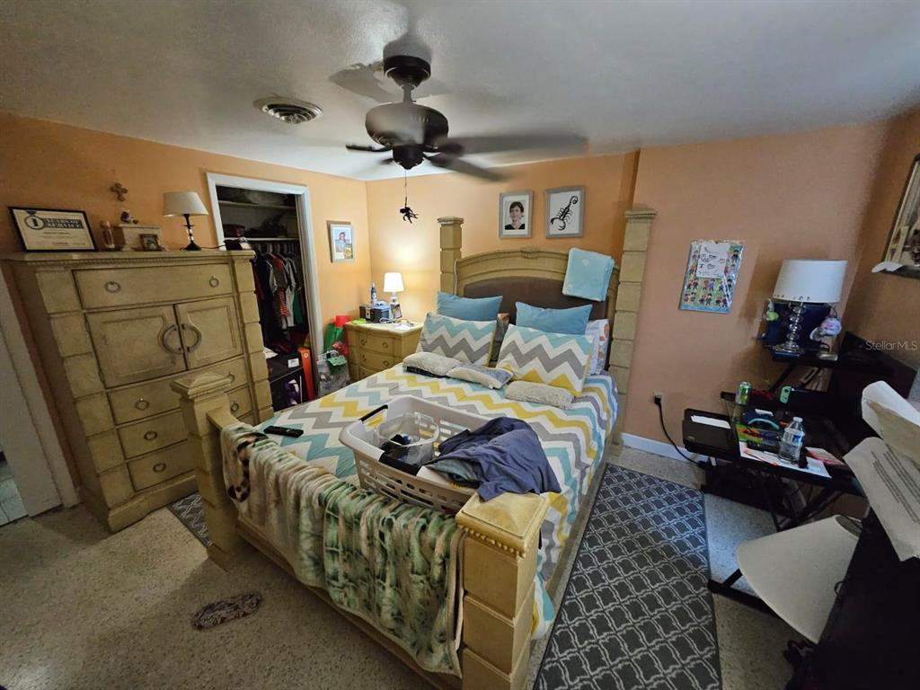 1041 Porpoise Road Venice, FL 34293 - Photo 11 of 38 Gallery Image 11