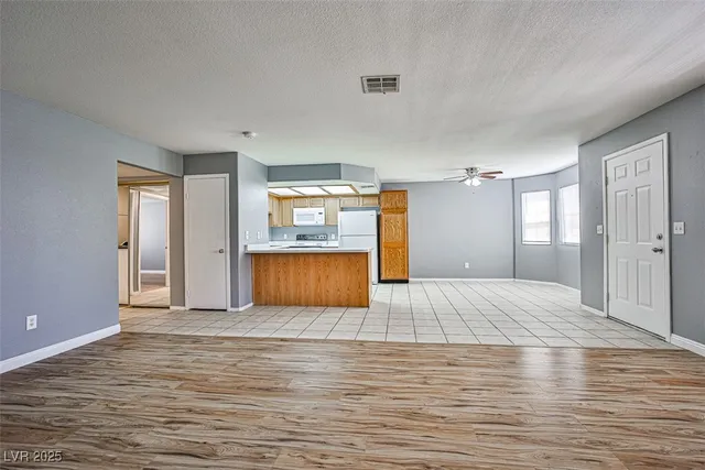 $1,390 | 8410 Eldora Avenue, Unit 1001, Las Vegas, NV 89117