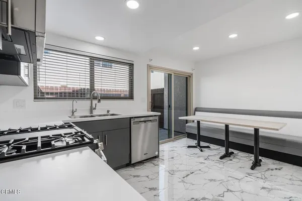 $670,000 | 4949 Nautilus Street, Unit B, Oxnard, CA 93035