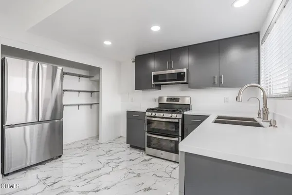 $670,000 | 4949 Nautilus Street, Unit B, Oxnard, CA 93035