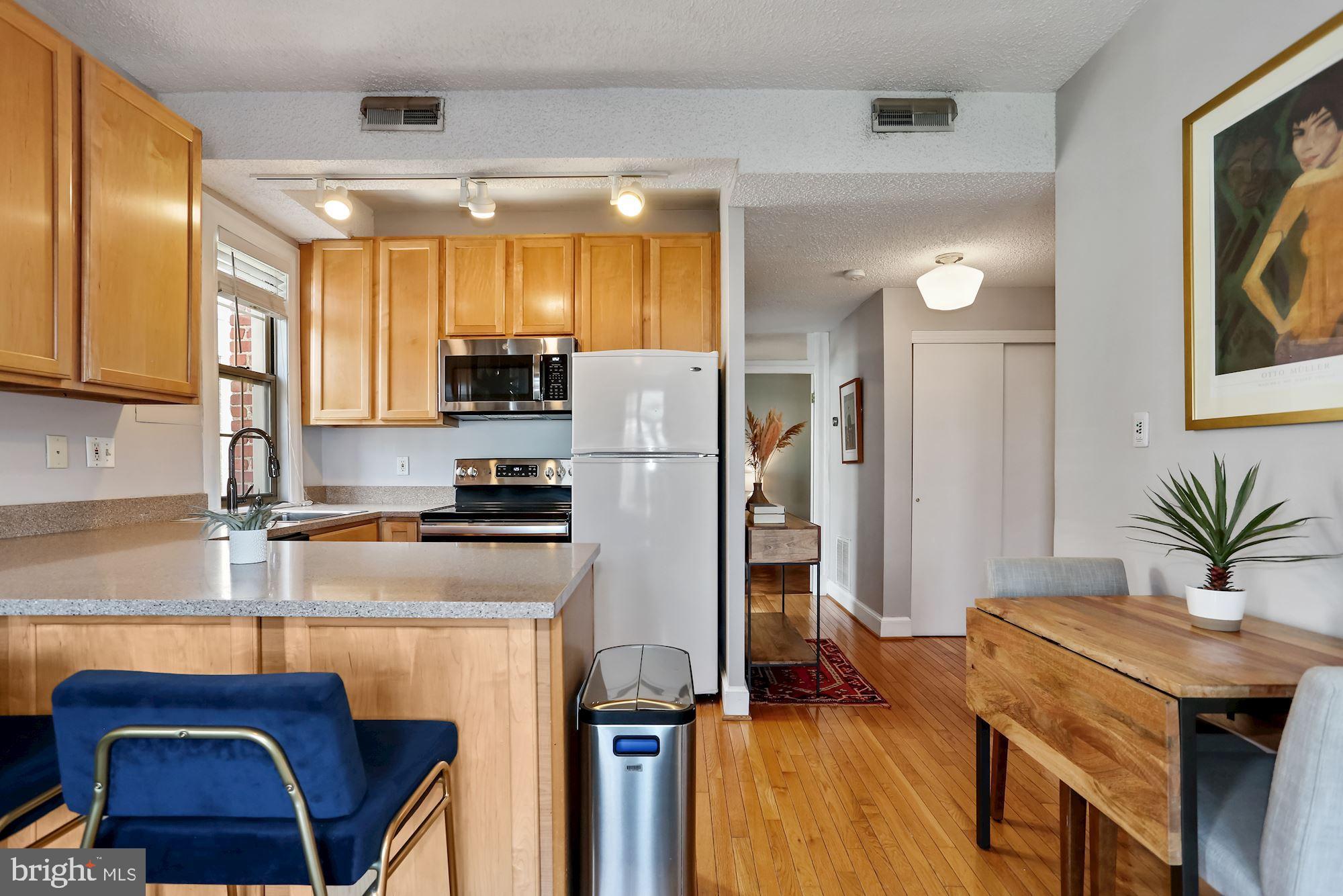 1401 Columbia Road Northwest, Unit 410 Washington, DC 20009 - Photo 11 of 37 Kitchen and dining