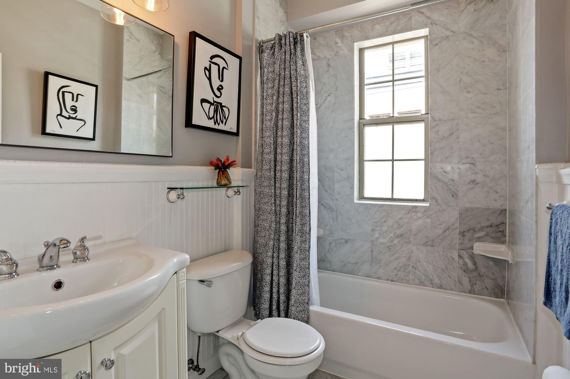1401 Columbia Road Northwest, Unit 410 Washington, DC 20009 - Photo 27 of 37 Bathroom