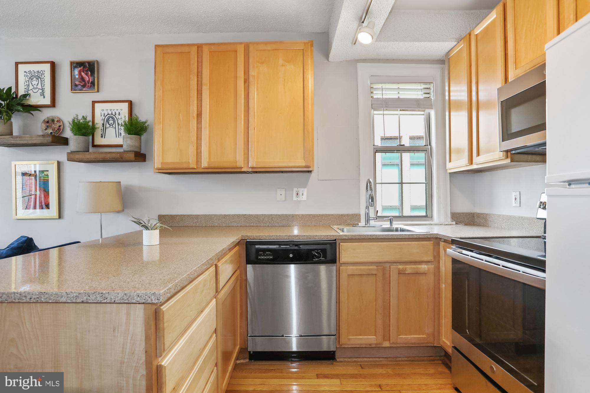 1401 Columbia Road Northwest, Unit 410 Washington, DC 20009 - Photo 6 of 37 Kitchen
