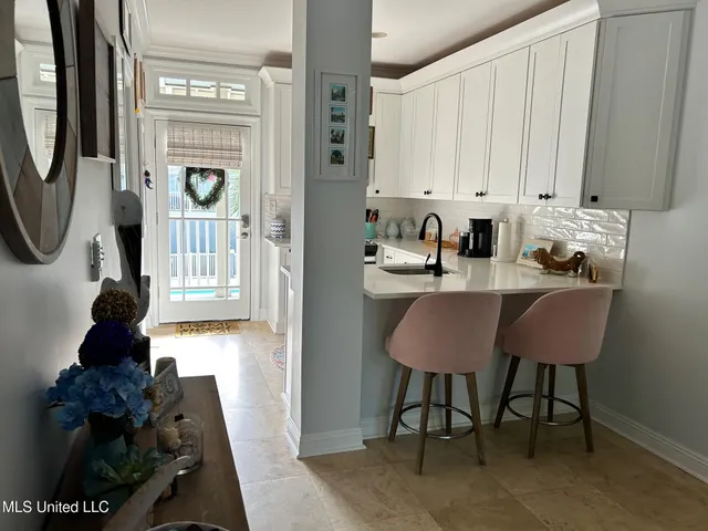 $299,900 | 922 Porter Avenue, Unit 206, Ocean Springs, MS 39564