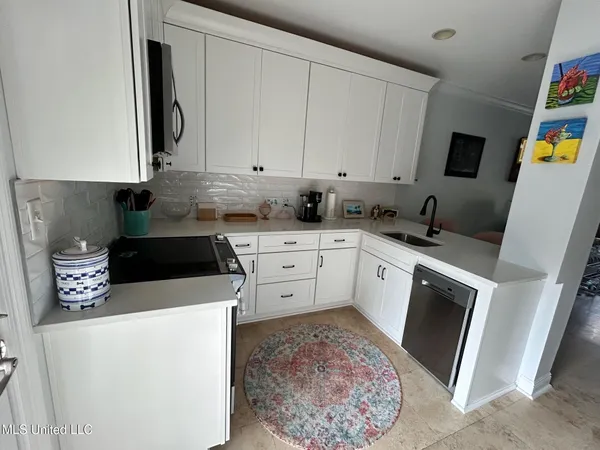 $299,900 | 922 Porter Avenue, Unit 206, Ocean Springs, MS 39564