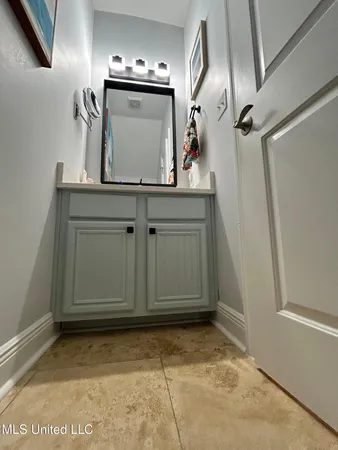 $299,900 | 922 Porter Avenue, Unit 206, Ocean Springs, MS 39564