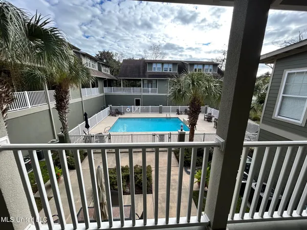 $299,900 | 922 Porter Avenue, Unit 206, Ocean Springs, MS 39564