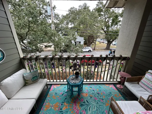 $299,900 | 922 Porter Avenue, Unit 206, Ocean Springs, MS 39564