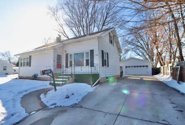 $209,900 | 1020 Beloit Avenue, Janesville, WI 53546