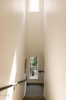 a view of entryway with window