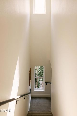 a view of entryway with window