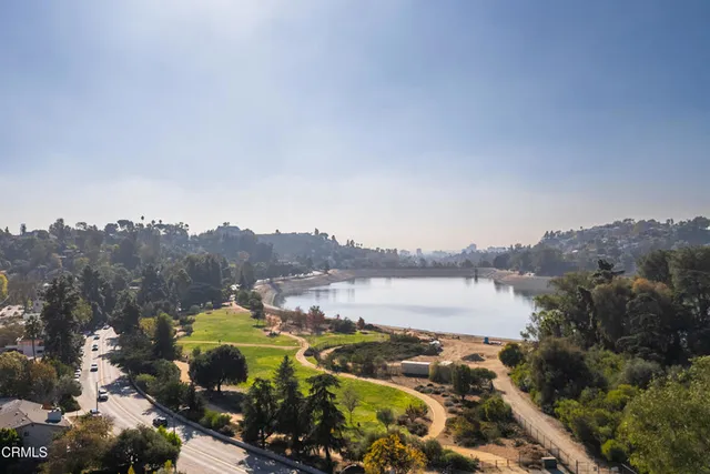 $965,000 | 2753 Waverly Drive, Unit 302, Los Angeles, CA 90039