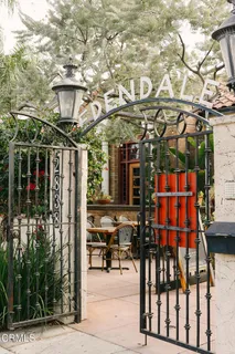 a view of entryway front of house
