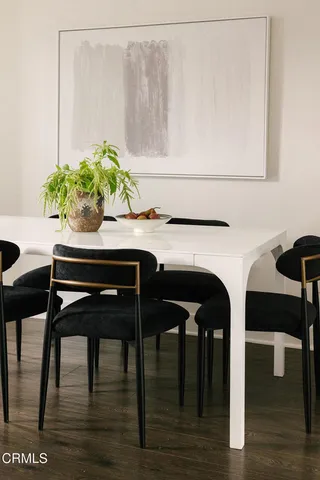 $965,000 | 2753 Waverly Drive, Unit 302, Los Angeles, CA 90039